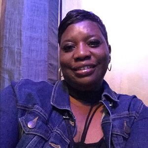 Meet your Posher, Denise